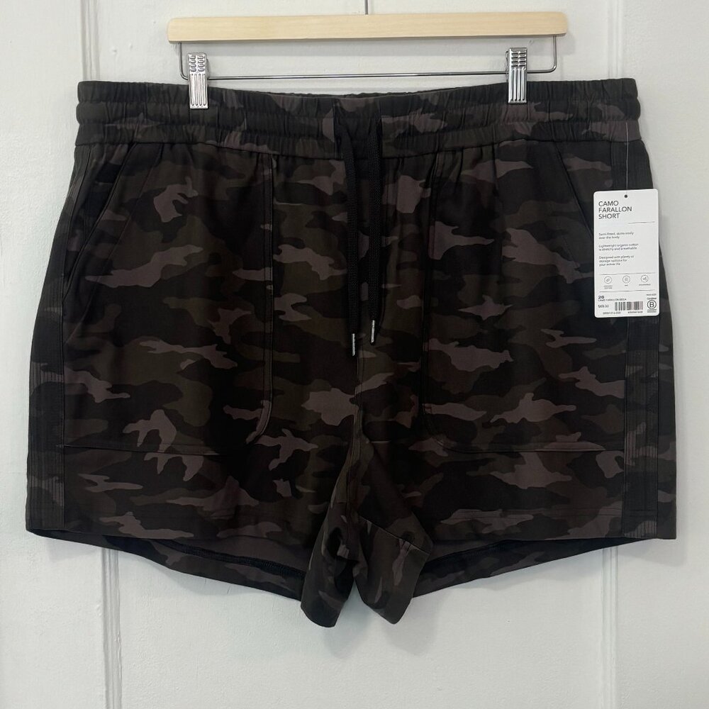 NWT Athleta Women's Camo Farallon Boca Shorts, Black Olive, Plus Size 20